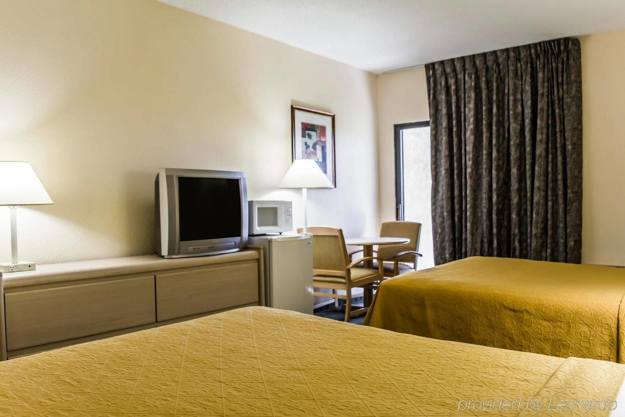 Quality Inn And Suites Golf Resort Golden Gate Экстерьер фото
