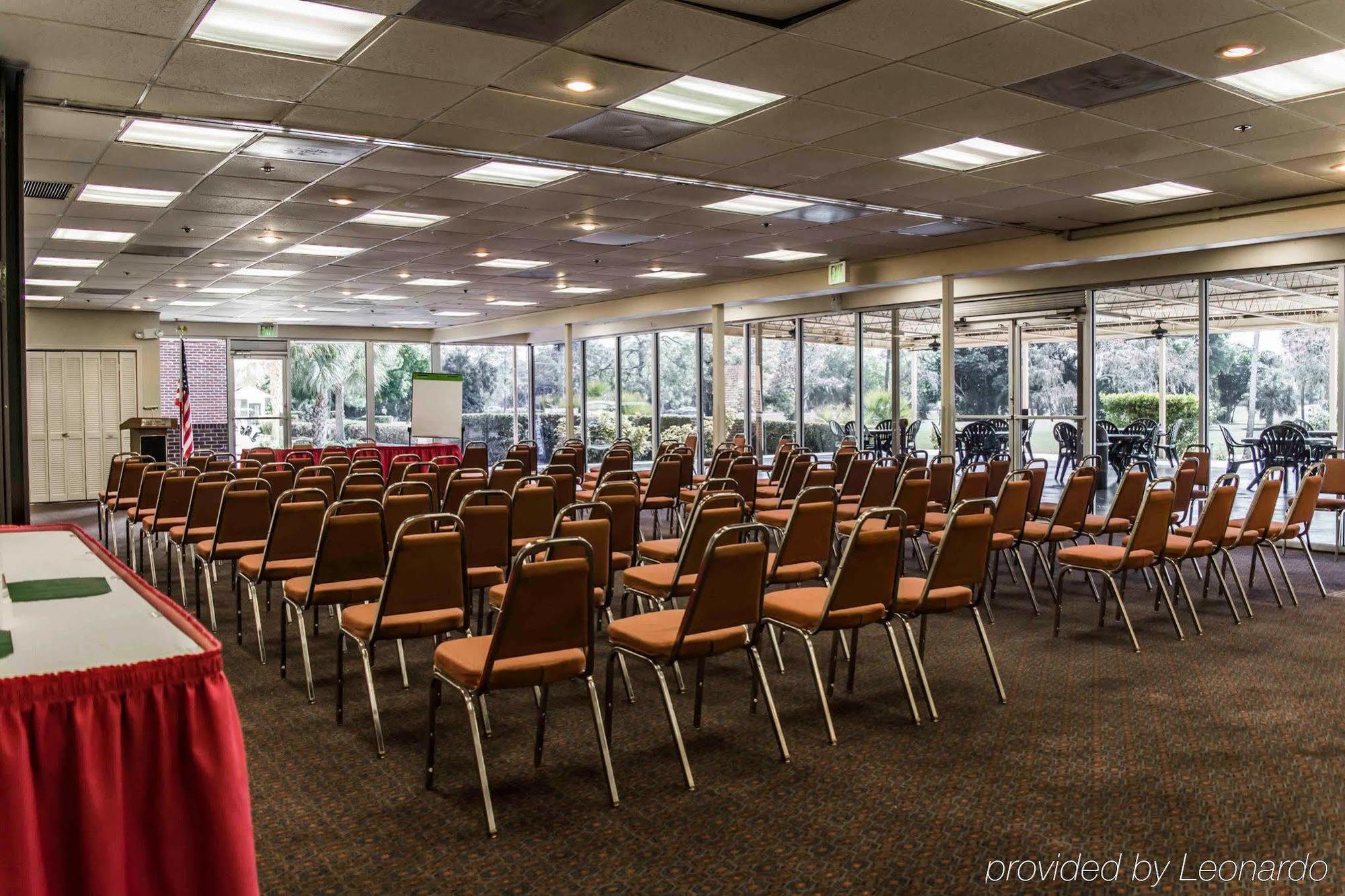Quality Inn And Suites Golf Resort Golden Gate Экстерьер фото