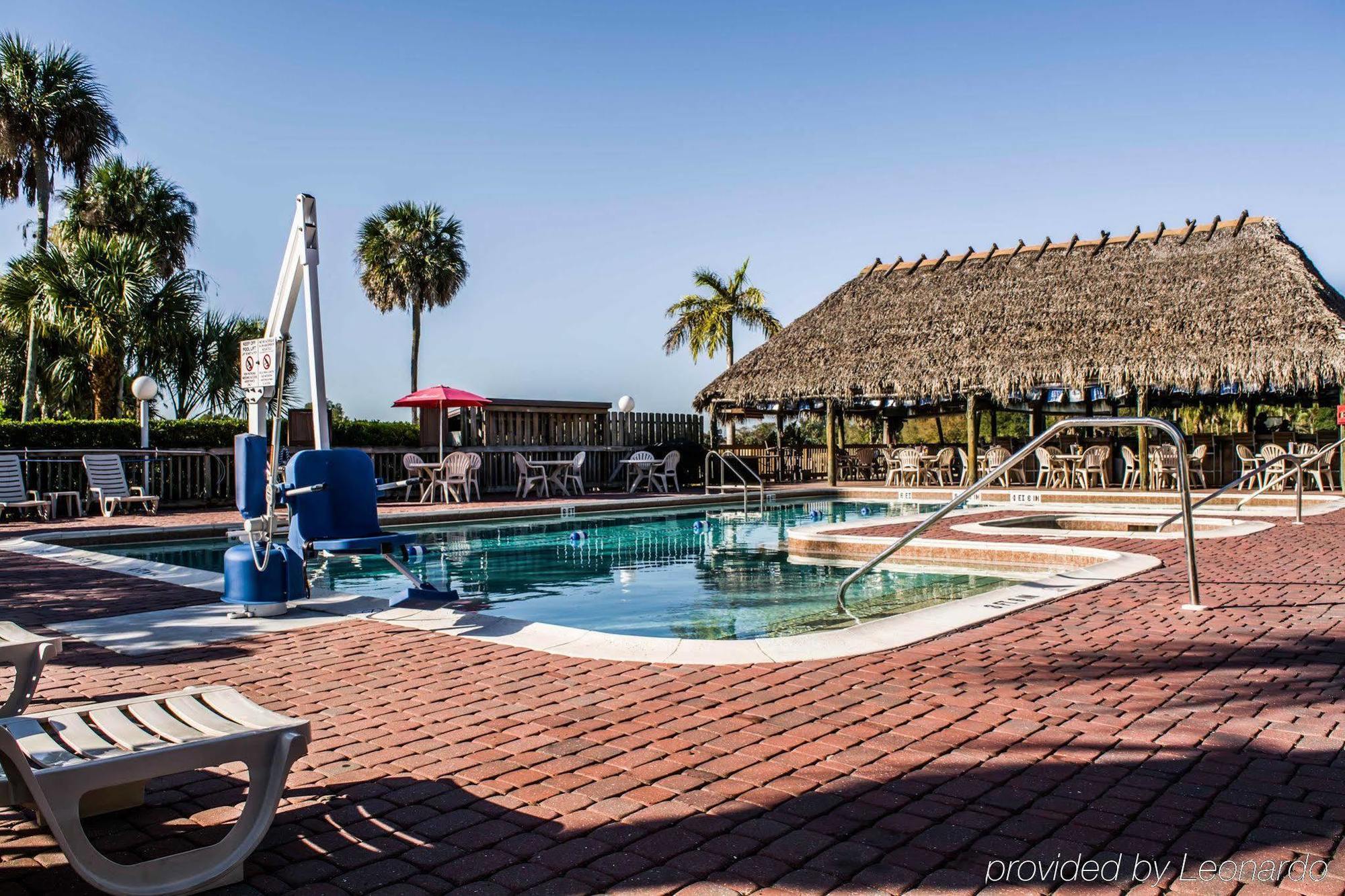 Quality Inn And Suites Golf Resort Golden Gate Экстерьер фото